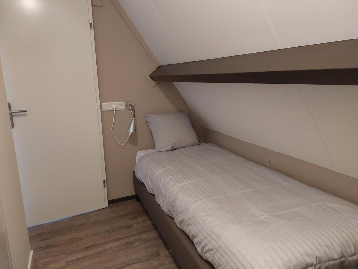 Boszicht 6 Halfvrijstaande Vakantiewoning In โอชต์คาเปลเล ภายนอก รูปภาพ